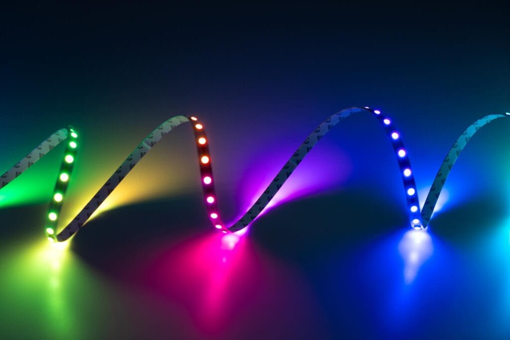 Şerit LED Nedir? Teknik Yapısı, Kalite Kriterleri ve Uzun Ömürlü Kullanım Rehberi 1 Şerit LED Nedir? Teknik Yapısı, Kalite Kriterleri ve Uzun Ömürlü Kullanım Rehberi 1